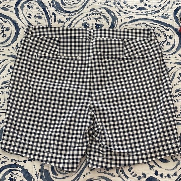 Old Navy Everyday Shorts - Picture 2 of 5